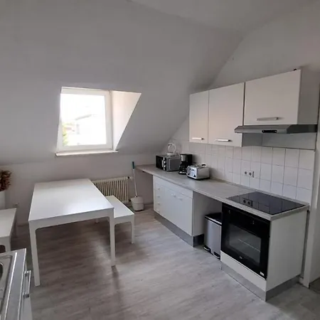 80qm 2,5 In Uninaehe Hauptbahnhofnaehe 4 Einzelbetten 2 Duschen Wohnkueche Neu Lägenhet *