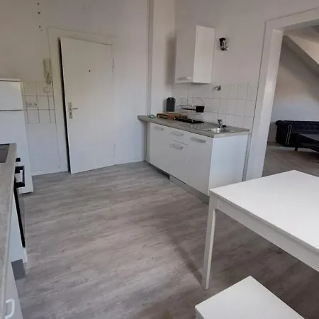 Lägenhet 80qm 2,5 In Uninaehe Hauptbahnhofnaehe 4 Einzelbetten 2 Duschen Wohnkueche Neu *