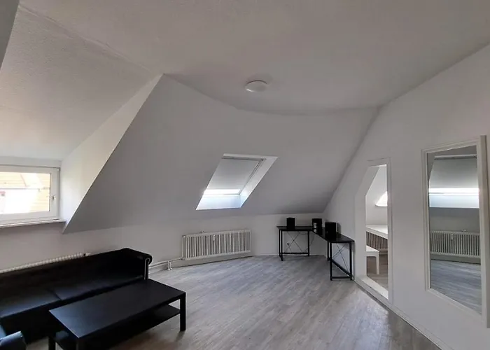 80qm 2,5 In Uninaehe Hauptbahnhofnaehe 4 Einzelbetten 2 Duschen Wohnkueche Neu 公寓