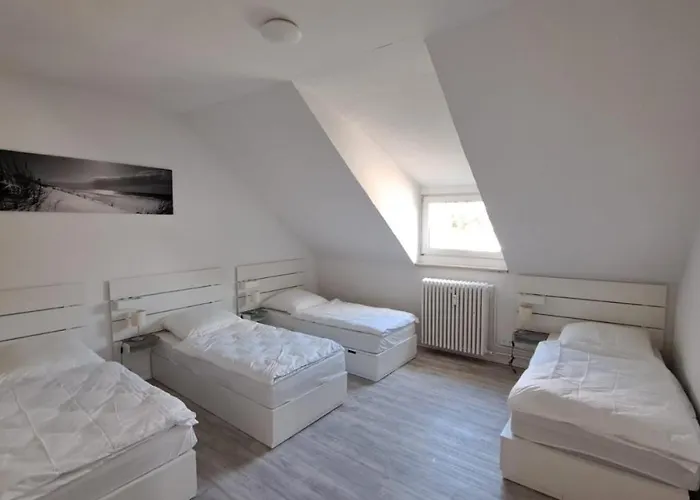 80qm 2,5 In Uninaehe Hauptbahnhofnaehe 4 Einzelbetten 2 Duschen Wohnkueche Neu * 杜伊斯堡