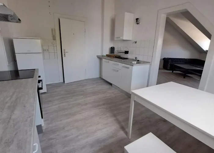 公寓 80qm 2,5 In Uninaehe Hauptbahnhofnaehe 4 Einzelbetten 2 Duschen Wohnkueche Neu *